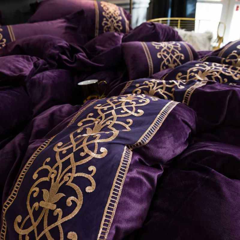 Embroidered velvet Duvet Set - Purple
